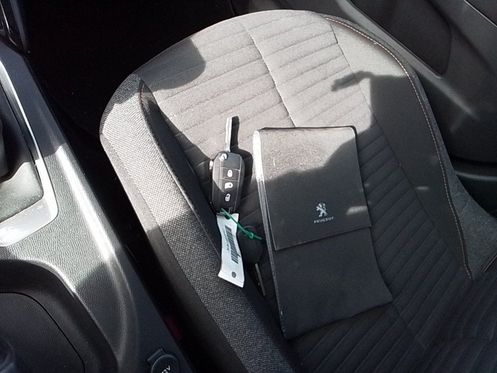 Peugeot 2008 BlueHDi 110 S&S Active Pack 81 kW (110 CV) Vehículo usado en Madrid Peugeot 2008 BlueHDi 110 S&S Active Pack 81 kW (110 CV) Vehículo usado en Madrid