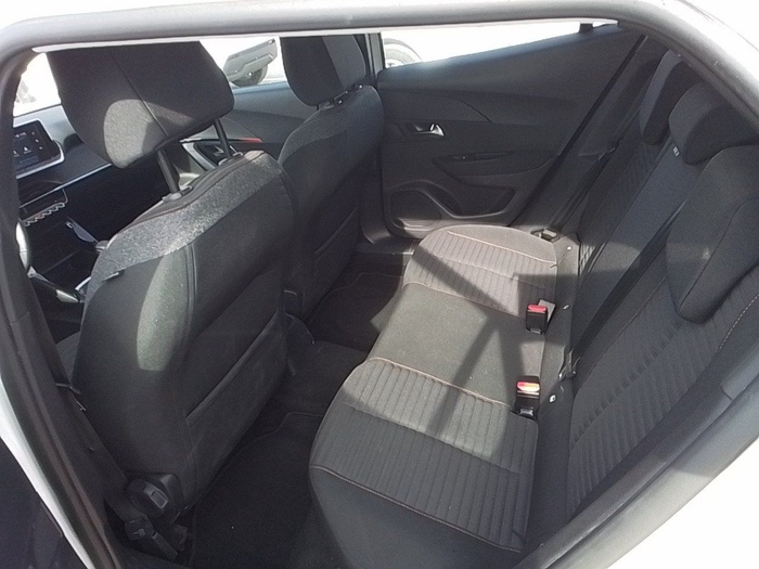 Peugeot 2008 BlueHDi 110 S&S Active Pack 81 kW (110 CV) Vehículo usado en Madrid Peugeot 2008 BlueHDi 110 S&S Active Pack 81 kW (110 CV) Vehículo usado en Madrid