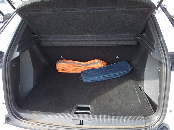 Peugeot 2008 BlueHDi 110 S&S Active Pack 81 kW (110 CV) Vehículo usado en Madrid Peugeot 2008 BlueHDi 110 S&S Active Pack 81 kW (110 CV) Vehículo usado en Madrid