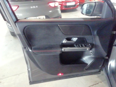 Mercedes-Benz GLB 200 120 kW (163 CV) 12 Mercedes-Benz GLB 200 120 kW (163 CV) 12