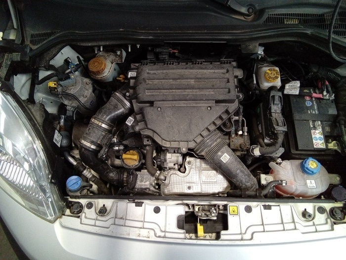 Fiat Fiorino Cargo Furgon 1.3 Multijet SX N1 70 kW (95 CV) Vehículo usado en Madrid Fiat Fiorino Cargo Furgon 1.3 Multijet SX N1 70 kW (95 CV) Vehículo usado en Madrid