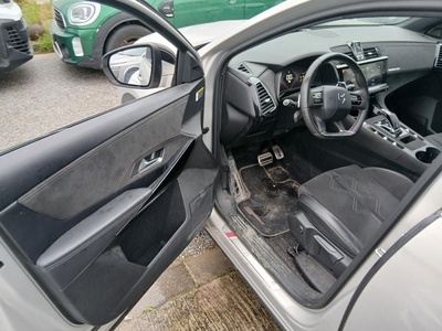 DS DS7 Crossback BlueHDi 130 DE Performance Line AT 96 kW (130 CV) 5 DS DS7 Crossback BlueHDi 130 DE Performance Line AT 96 kW (130 CV) 5