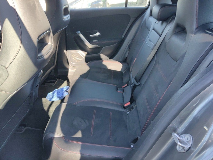 Mercedes-Benz Clase A 200 120 kW (163 CV) Vehículo usado en Madrid Mercedes-Benz Clase A 200 120 kW (163 CV) Vehículo usado en Madrid