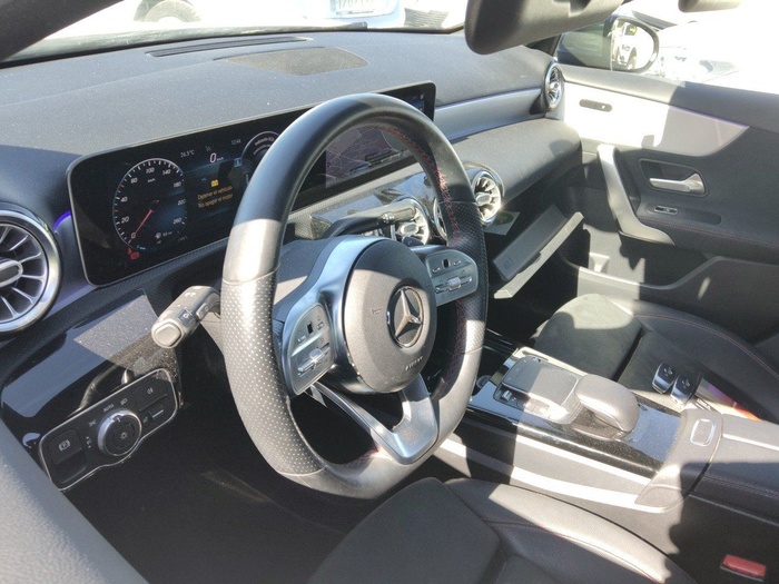 Mercedes-Benz Clase A 200 120 kW (163 CV) Vehículo usado en Madrid Mercedes-Benz Clase A 200 120 kW (163 CV) Vehículo usado en Madrid