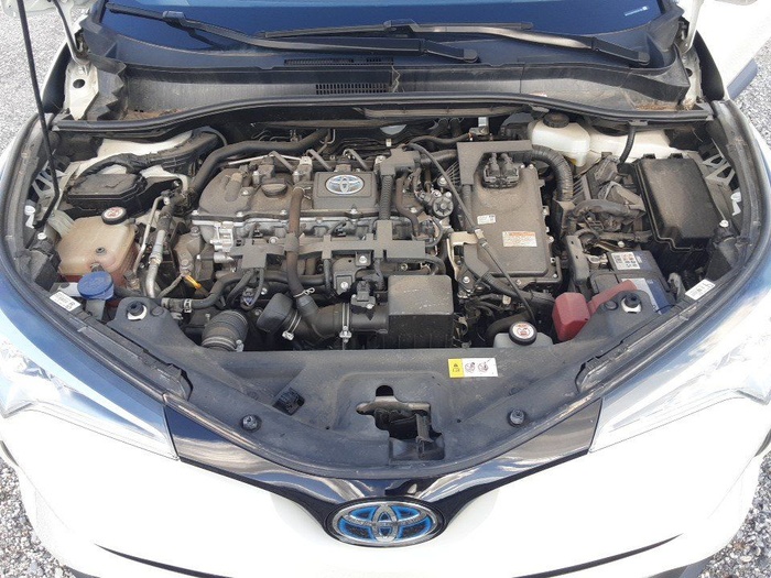 Toyota C-HR 1.8 125H Advance 90 kW (122 CV) Vehículo usado en Madrid Toyota C-HR 1.8 125H Advance 90 kW (122 CV) Vehículo usado en Madrid