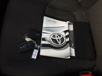 Toyota C-HR 1.8 125H Advance 90 kW (122 CV) 14 Toyota C-HR 1.8 125H Advance 90 kW (122 CV) 14