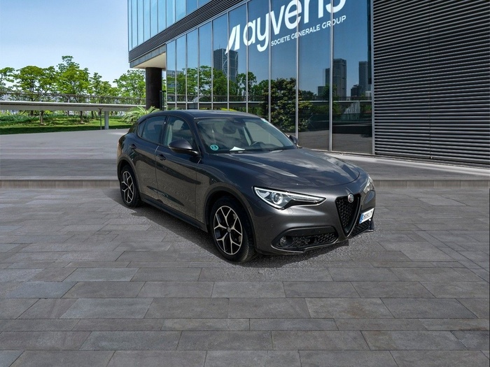 Alfa Romeo Stelvio 2.2 Diesel Sprint RWD 140 kW (190 CV) Vehículo usado en Madrid Alfa Romeo Stelvio 2.2 Diesel Sprint RWD 140 kW (190 CV) Vehículo usado en Madrid