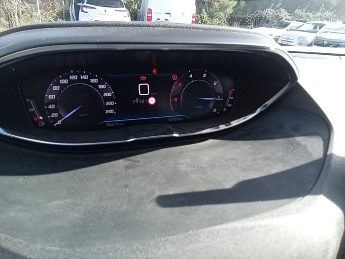 Peugeot 3008 BlueHDi 130 S&S Active Pack 96 kW (130 CV) Vehículo usado en Madrid Peugeot 3008 BlueHDi 130 S&S Active Pack 96 kW (130 CV) Vehículo usado en Madrid