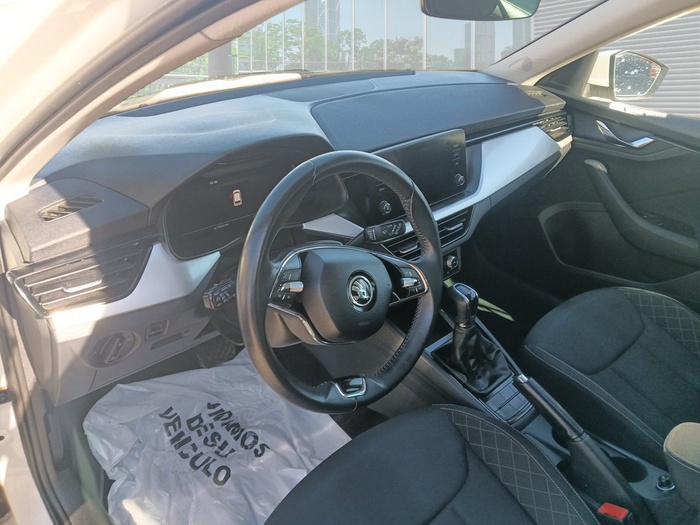 Skoda Kamiq 1.0 TSI Emotion DSG 81 kW (110 CV) Vehículo usado en Madrid Skoda Kamiq 1.0 TSI Emotion DSG 81 kW (110 CV) Vehículo usado en Madrid