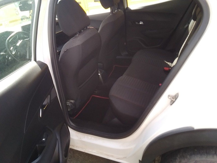 Peugeot 2008 Puretech 100 S&S Active 75 kW (100 CV) Vehículo usado en Madrid Peugeot 2008 Puretech 100 S&S Active 75 kW (100 CV) Vehículo usado en Madrid