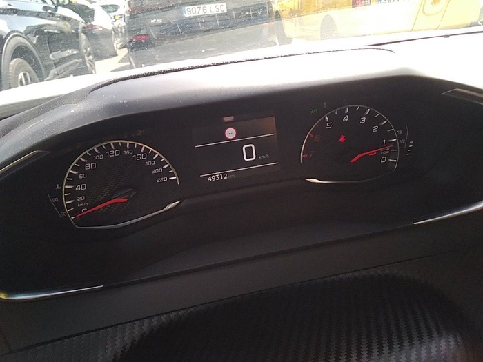 Peugeot 2008 Puretech 100 S&S Active 75 kW (100 CV) Vehículo usado en Madrid Peugeot 2008 Puretech 100 S&S Active 75 kW (100 CV) Vehículo usado en Madrid