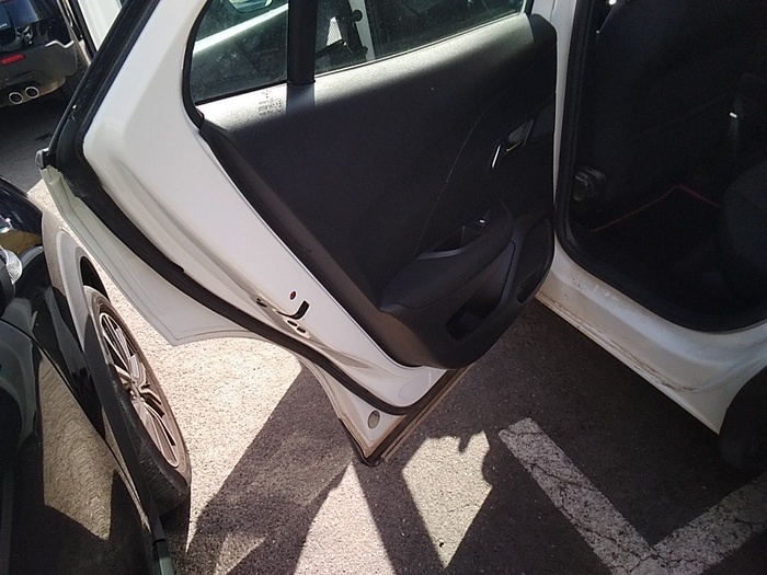 Peugeot 2008 Puretech 100 S&S Active 75 kW (100 CV) Vehículo usado en Madrid Peugeot 2008 Puretech 100 S&S Active 75 kW (100 CV) Vehículo usado en Madrid