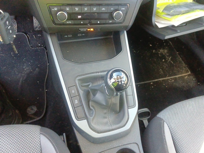 SEAT Arona 1.6 TDI Style Go Eco 70 kW (95 CV) Vehículo usado en Madrid SEAT Arona 1.6 TDI Style Go Eco 70 kW (95 CV) Vehículo usado en Madrid