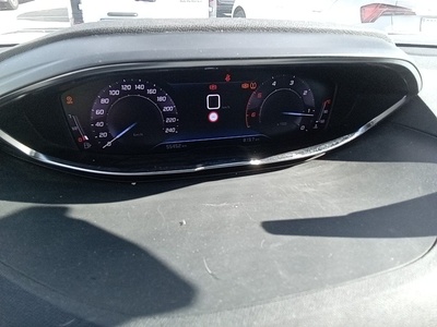 Peugeot 3008 BlueHDi 130 S&S Active Pack 96 kW (130 CV) 8 Peugeot 3008 BlueHDi 130 S&S Active Pack 96 kW (130 CV) 8