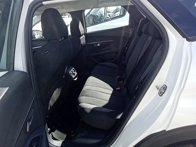 Peugeot 3008 BlueHDi 130 S&S Active Pack 96 kW (130 CV) 9 Peugeot 3008 BlueHDi 130 S&S Active Pack 96 kW (130 CV) 9