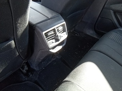 Peugeot 3008 BlueHDi 130 S&S Active Pack 96 kW (130 CV) 15 Peugeot 3008 BlueHDi 130 S&S Active Pack 96 kW (130 CV) 15