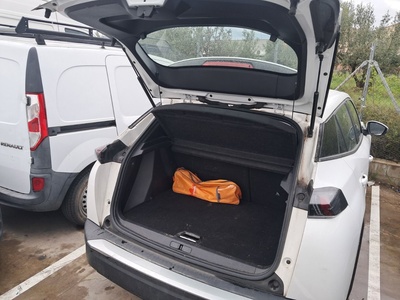 Peugeot 2008 BlueHDi 110 S&S Active Pack 81 kW (110 CV) 8 Peugeot 2008 BlueHDi 110 S&S Active Pack 81 kW (110 CV) 8