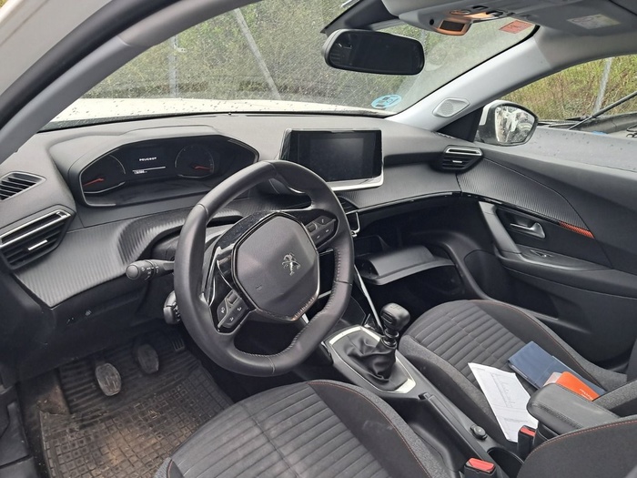 Peugeot 2008 BlueHDi 110 S&S Active Pack 81 kW (110 CV) Vehículo usado en Madrid Peugeot 2008 BlueHDi 110 S&S Active Pack 81 kW (110 CV) Vehículo usado en Madrid