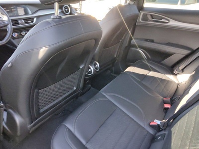 Alfa Romeo Stelvio 2.2 Diesel Sprint AWD 140 kW (190 CV) 10 Alfa Romeo Stelvio 2.2 Diesel Sprint AWD 140 kW (190 CV) 10