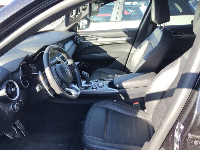 Alfa Romeo Stelvio 2.2 Diesel Sprint AWD 140 kW (190 CV) Vehículo usado en Madrid Alfa Romeo Stelvio 2.2 Diesel Sprint AWD 140 kW (190 CV) Vehículo usado en Madrid