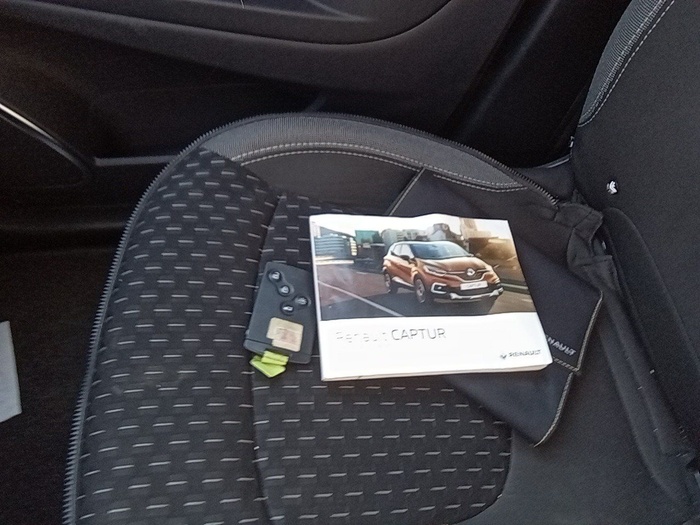 Renault Captur Zen TCe 66 kW (90 CV) Vehículo usado en Madrid Renault Captur Zen TCe 66 kW (90 CV) Vehículo usado en Madrid