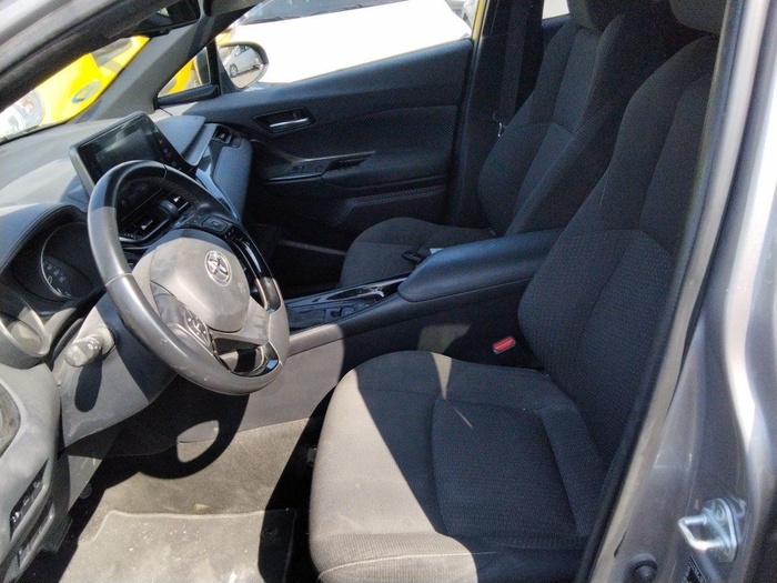 Toyota C-HR 1.8 125H Advance 90 kW (122 CV) Vehículo usado en Madrid Toyota C-HR 1.8 125H Advance 90 kW (122 CV) Vehículo usado en Madrid