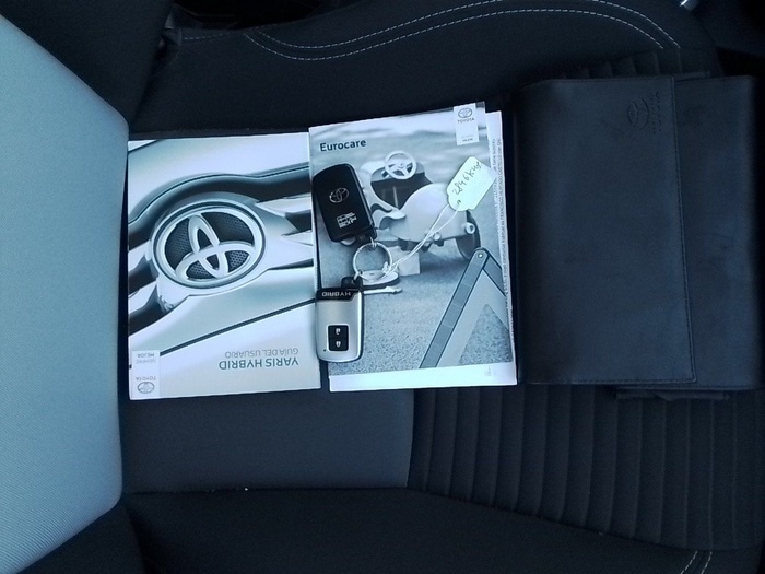 Toyota Yaris 1.5 Hybrid Active 74 kW (100 CV) Vehículo usado en Madrid Toyota Yaris 1.5 Hybrid Active 74 kW (100 CV) Vehículo usado en Madrid