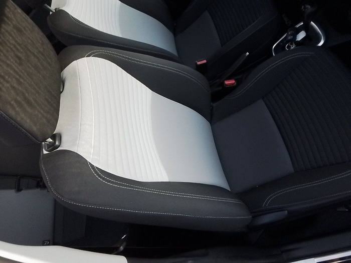 Toyota Yaris 1.5 Hybrid Active 74 kW (100 CV) Vehículo usado en Madrid Toyota Yaris 1.5 Hybrid Active 74 kW (100 CV) Vehículo usado en Madrid