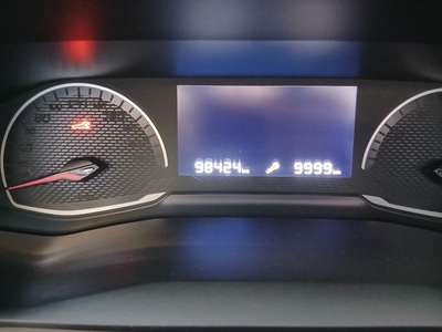 Peugeot 2008 BlueHDi 110 S&S Active 81 kW (110 CV) 8 Peugeot 2008 BlueHDi 110 S&S Active 81 kW (110 CV) 8