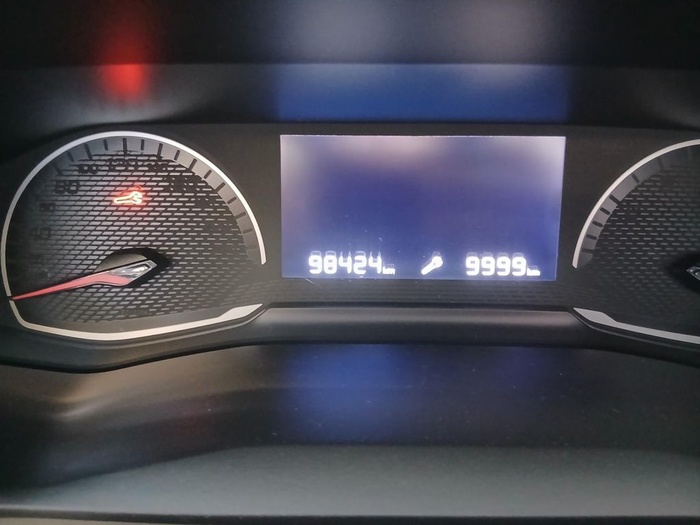 Peugeot 2008 BlueHDi 110 S&S Active 81 kW (110 CV) Vehículo usado en Madrid Peugeot 2008 BlueHDi 110 S&S Active 81 kW (110 CV) Vehículo usado en Madrid