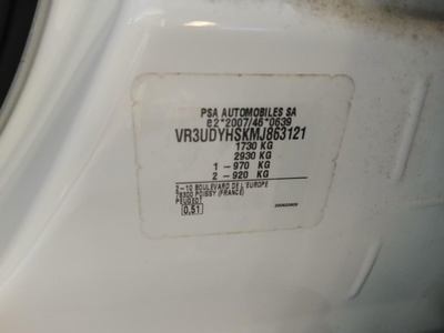 Peugeot 2008 BlueHDi 110 S&S Active 81 kW (110 CV) 12 Peugeot 2008 BlueHDi 110 S&S Active 81 kW (110 CV) 12