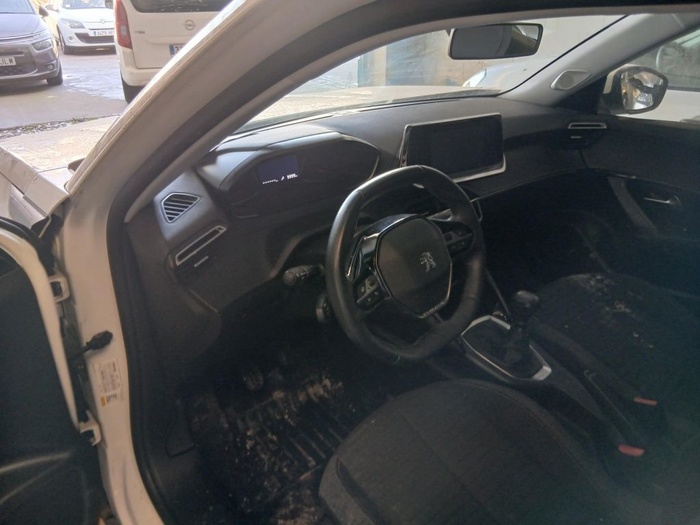 Peugeot 2008 BlueHDi 110 S&S Active 81 kW (110 CV) Vehículo usado en Madrid Peugeot 2008 BlueHDi 110 S&S Active 81 kW (110 CV) Vehículo usado en Madrid