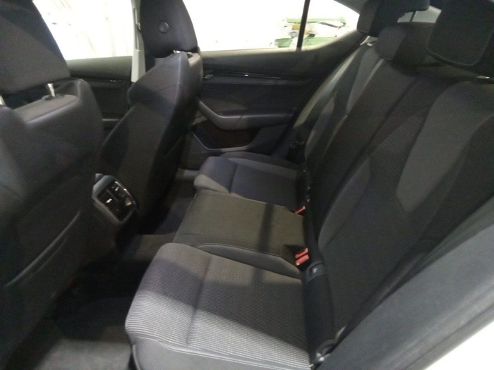 Skoda Octavia 2.0 TDI Ambition 85 kW (115 CV) Vehículo usado en Madrid Skoda Octavia 2.0 TDI Ambition 85 kW (115 CV) Vehículo usado en Madrid