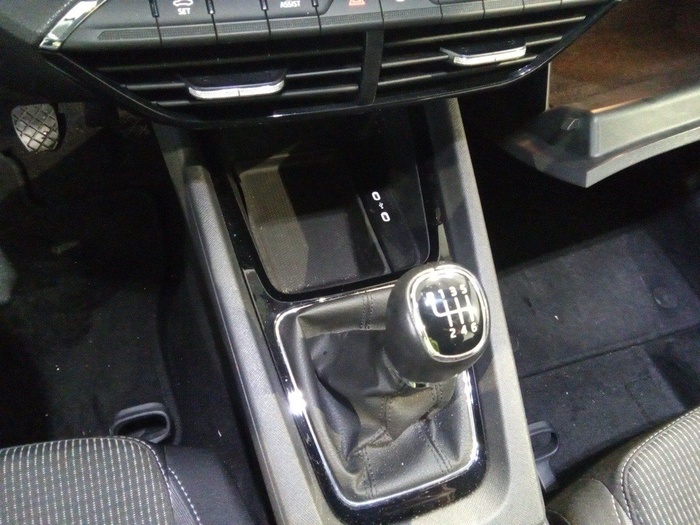 Skoda Octavia 2.0 TDI Ambition 85 kW (115 CV) Vehículo usado en Madrid Skoda Octavia 2.0 TDI Ambition 85 kW (115 CV) Vehículo usado en Madrid