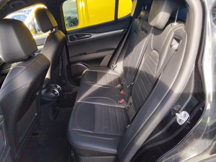 Alfa Romeo Stelvio 2.2 Diesel Sprint AWD 140 kW (190 CV) Vehículo usado en Madrid Alfa Romeo Stelvio 2.2 Diesel Sprint AWD 140 kW (190 CV) Vehículo usado en Madrid