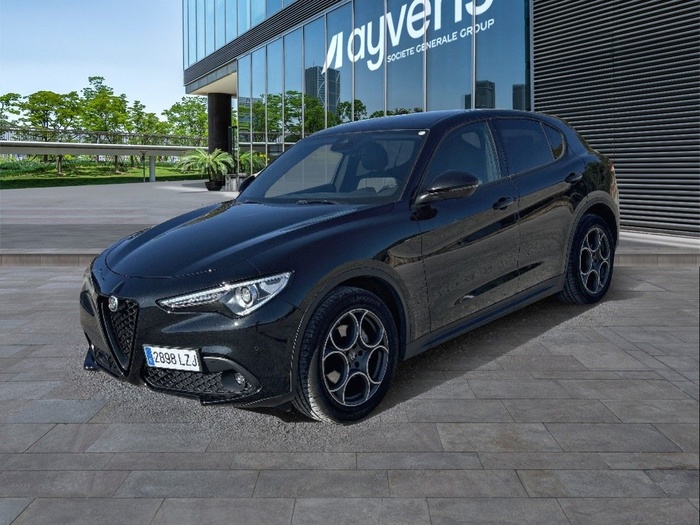 Alfa Romeo Stelvio 2.2 Diesel Sprint AWD 140 kW (190 CV) Vehículo usado en Madrid Alfa Romeo Stelvio 2.2 Diesel Sprint AWD 140 kW (190 CV) Vehículo usado en Madrid