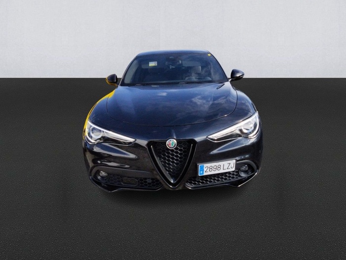 Alfa Romeo Stelvio 2.2 Diesel Sprint AWD 140 kW (190 CV) Vehículo usado en Madrid Alfa Romeo Stelvio 2.2 Diesel Sprint AWD 140 kW (190 CV) Vehículo usado en Madrid