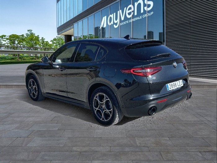 Alfa Romeo Stelvio 2.2 Diesel Sprint AWD 140 kW (190 CV) Vehículo usado en Madrid Alfa Romeo Stelvio 2.2 Diesel Sprint AWD 140 kW (190 CV) Vehículo usado en Madrid