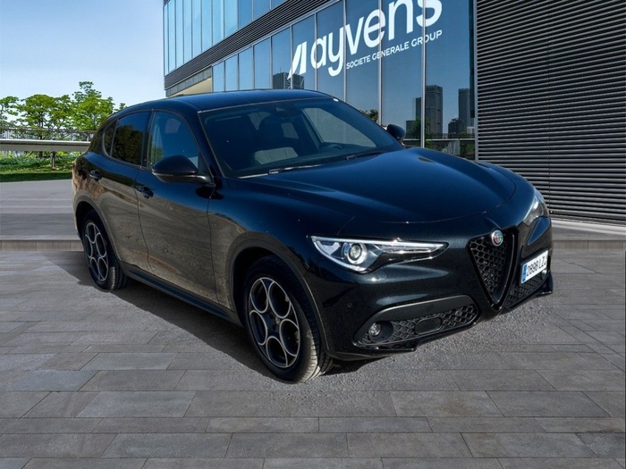 Alfa Romeo Stelvio 2.2 Diesel Sprint AWD 140 kW (190 CV) Vehículo usado en Madrid Alfa Romeo Stelvio 2.2 Diesel Sprint AWD 140 kW (190 CV) Vehículo usado en Madrid
