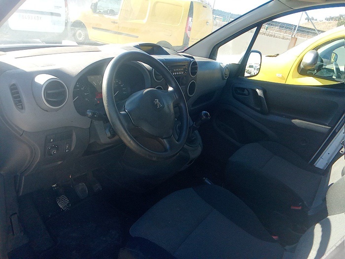 Peugeot Partner Furgon BlueHDi 75 Confort L1 55 kW (75 CV) Vehículo usado en Madrid Peugeot Partner Furgon BlueHDi 75 Confort L1 55 kW (75 CV) Vehículo usado en Madrid