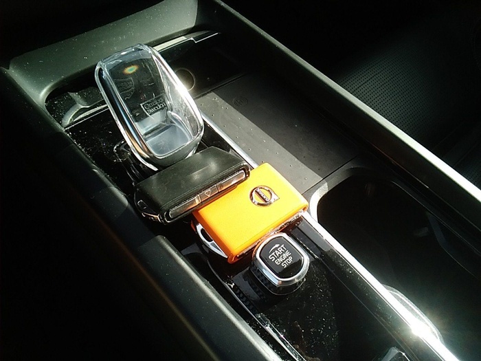 Volvo XC60 T6 Recharge Inscription AWD Auto 257 kW (350 CV) Vehículo usado en Madrid Volvo XC60 T6 Recharge Inscription AWD Auto 257 kW (350 CV) Vehículo usado en Madrid