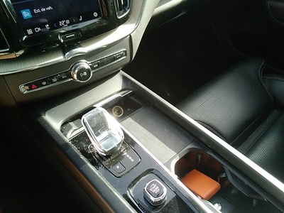 Volvo XC60 T6 Recharge Inscription AWD Auto 257 kW (350 CV) 10 Volvo XC60 T6 Recharge Inscription AWD Auto 257 kW (350 CV) 10