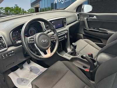 Kia Sportage 1.6 MHEV Black Edition 100 kW (136 CV) 7 Kia Sportage 1.6 MHEV Black Edition 100 kW (136 CV) 7