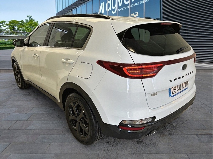 Kia Sportage 1.6 MHEV Black Edition 100 kW (136 CV) Vehículo usado en Madrid Kia Sportage 1.6 MHEV Black Edition 100 kW (136 CV) Vehículo usado en Madrid