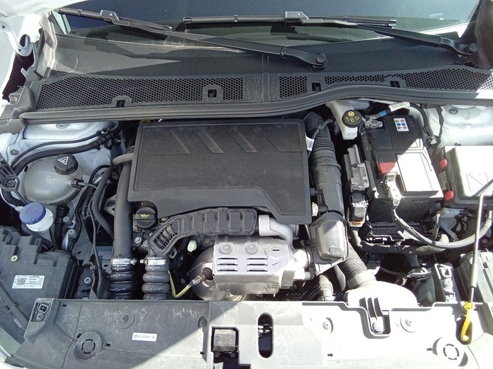 Opel Corsa 1.2 Turbo XHL Edition 74 kW (100 CV) Vehículo usado en Madrid Opel Corsa 1.2 Turbo XHL Edition 74 kW (100 CV) Vehículo usado en Madrid