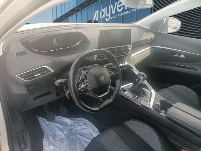 Peugeot 3008 BlueHDi 130 S&S Active Pack 96 kW (130 CV) Vehículo usado en Madrid Peugeot 3008 BlueHDi 130 S&S Active Pack 96 kW (130 CV) Vehículo usado en Madrid