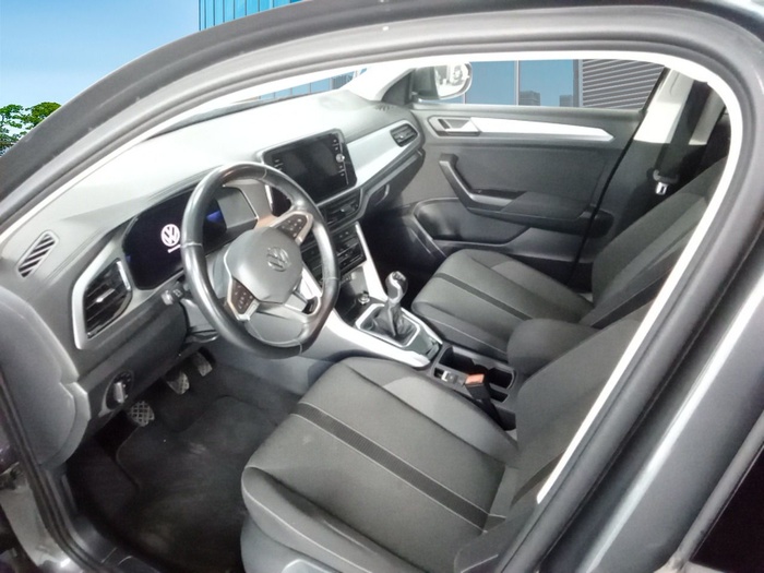 Volkswagen T-Roc Life 2.0 TDI 85 kW (115 CV) Vehículo usado en Madrid Volkswagen T-Roc Life 2.0 TDI 85 kW (115 CV) Vehículo usado en Madrid