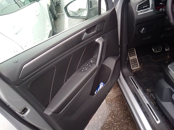 Volkswagen Tiguan R-Line 2.0 TDI 110 kW (150 CV) DSG Vehículo usado en Madrid Volkswagen Tiguan R-Line 2.0 TDI 110 kW (150 CV) DSG Vehículo usado en Madrid