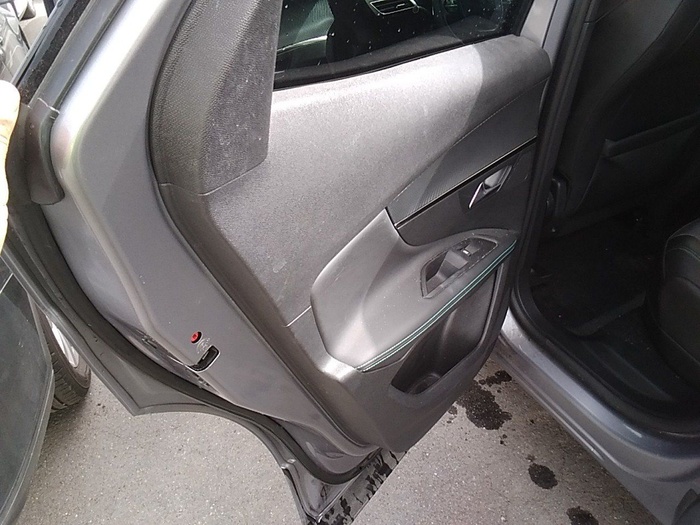 Peugeot 3008 Hybrid 225 Allure e-EAT8 165 kW (225 CV) Vehículo usado en Madrid Peugeot 3008 Hybrid 225 Allure e-EAT8 165 kW (225 CV) Vehículo usado en Madrid