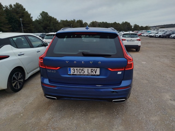 Volvo XC60 T6 Recharge R-Design AWD Auto 250 kW (340 CV) Vehículo usado en Madrid Volvo XC60 T6 Recharge R-Design AWD Auto 250 kW (340 CV) Vehículo usado en Madrid